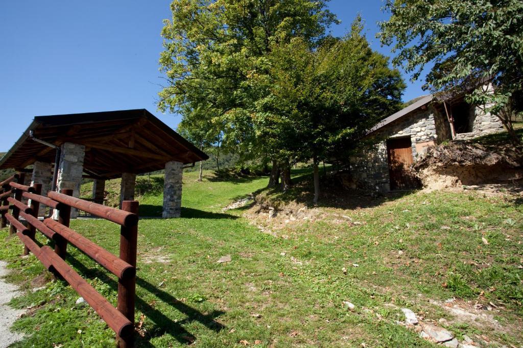 Хостел Rifugio Alpetto Di Torno Sormano Экстерьер фото